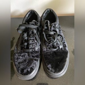 Black velvet Vans Old Skool